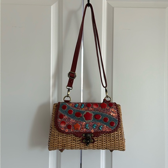 Gendhis Handbags - PreOwned Excellent Condition Gendhis Ratan bag with 2 straps